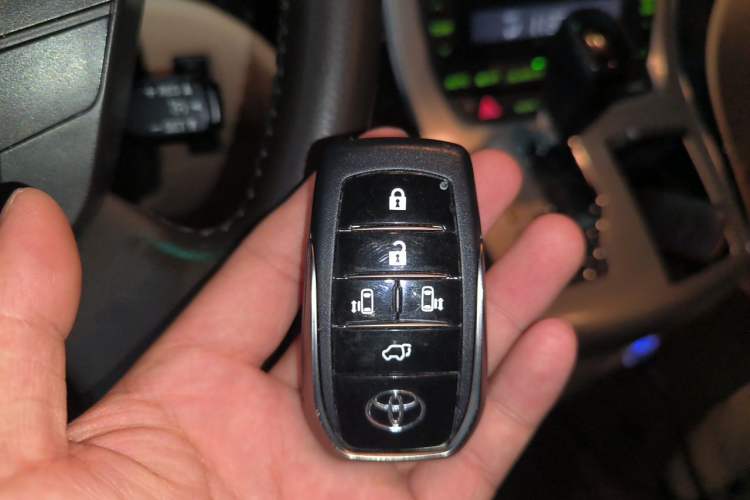 Used Toyota Alphard 2012 3.5L Luxury Edition Vehicle Key