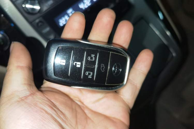 Used Toyota Alphard 2012 3.5L Luxury Edition Vehicle Key