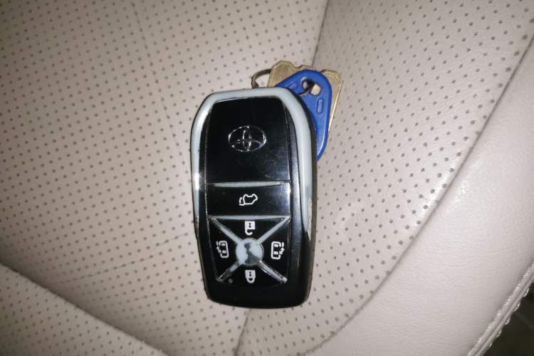 Used Toyota Alphard 2012 3.5L Luxury Edition Vehicle Key