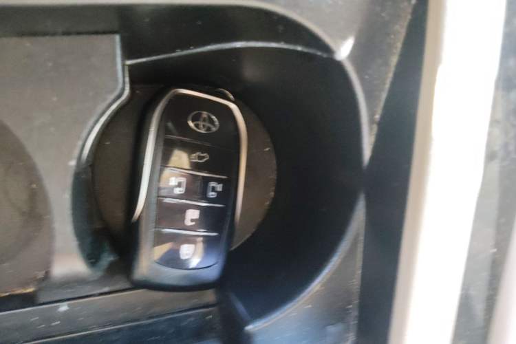 Used Toyota Alphard 2012 3.5L Luxury Edition Vehicle Key