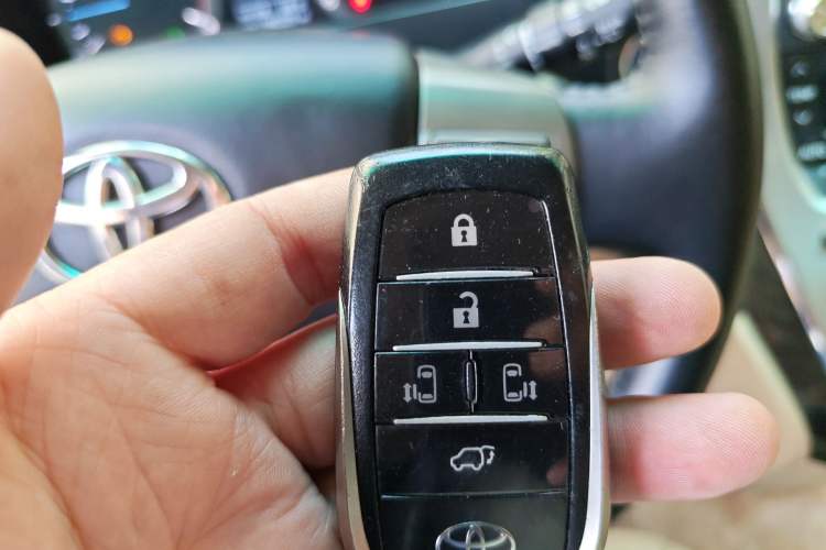 Used Toyota Alphard 2012 3.5L Luxury Edition Vehicle Key