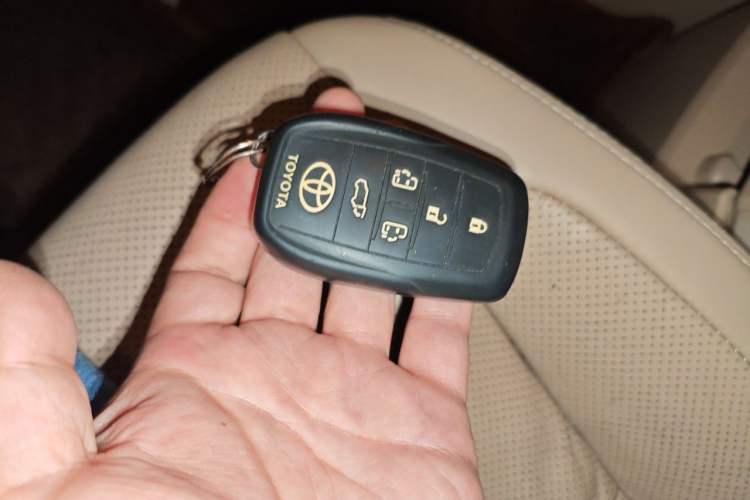 Used Toyota Alphard 2012 3.5L Luxury Edition Vehicle Key