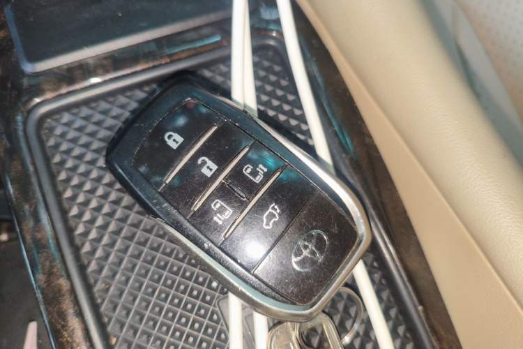 Used Toyota Alphard 2012 3.5L Luxury Edition Vehicle Key