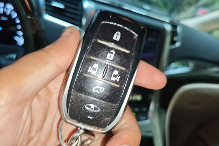 Used Toyota Alphard 2012 3.5L Luxury Edition Vehicle Key