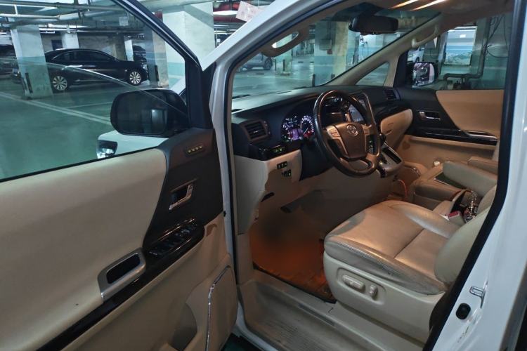 Used Toyota Alphard  Driver Seat