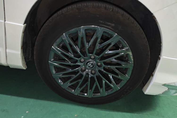 Used Toyota Alphard  Right Front Wheel Hub