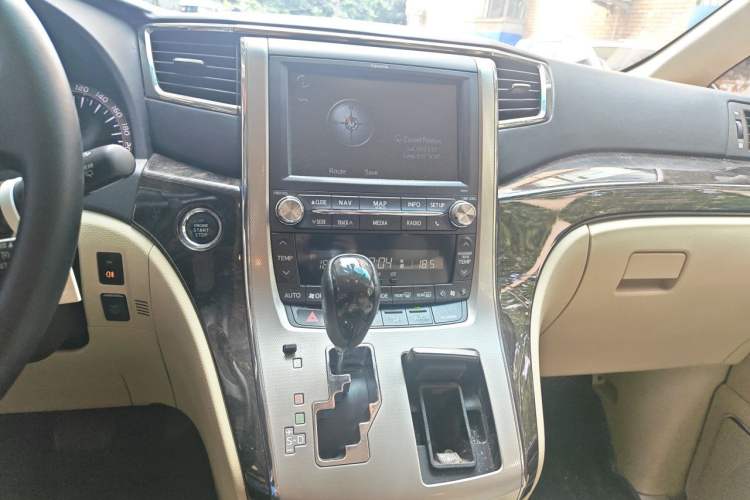 Used Toyota Alphard  Audio And AC Panel
