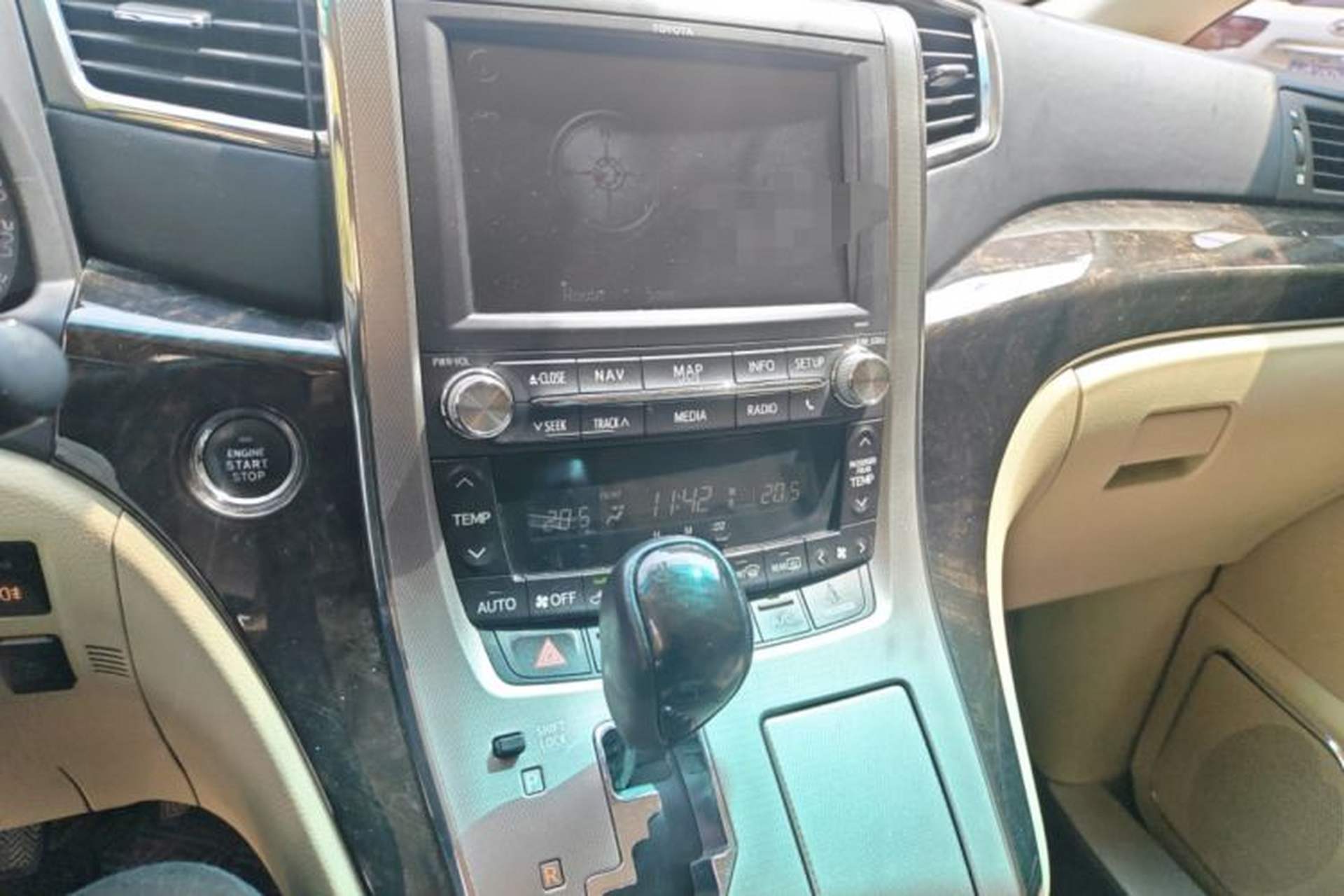 Used Toyota Alphard  Audio And AC Panel