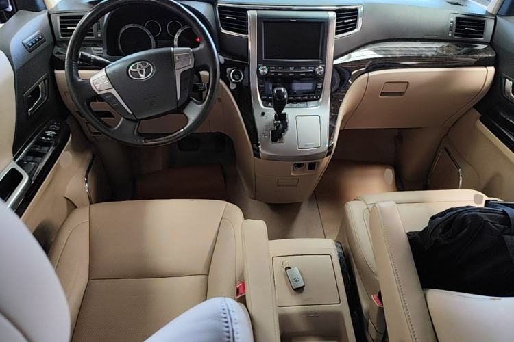 Used Toyota Alphard  Center Console