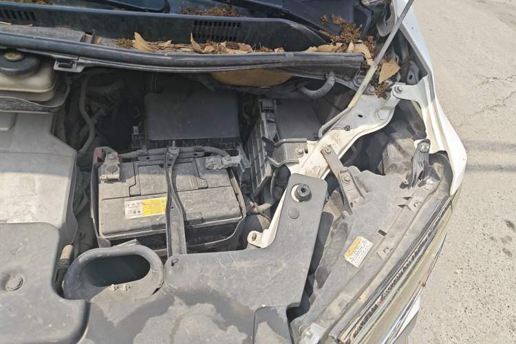 Used Toyota Alphard  Engine Bay Left