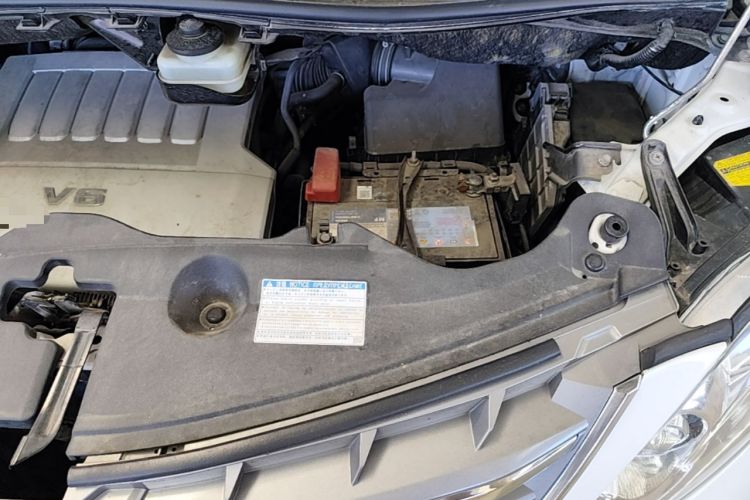 Used Toyota Alphard  Engine Bay Left