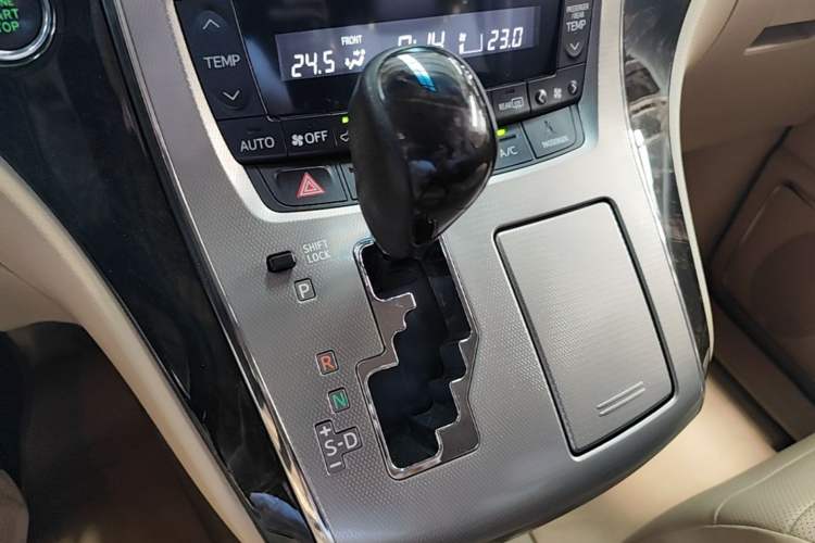 Used Toyota Alphard  Gear Lever