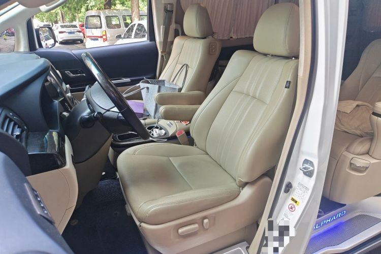Used Toyota Alphard  Left Front Seat