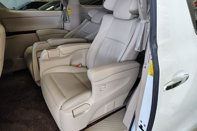 Used Toyota Alphard  Left Rear Seat