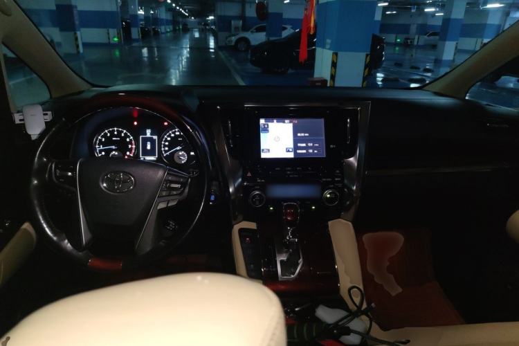 Used Toyota Alphard 2015 3.5L Luxury Edition Center Console