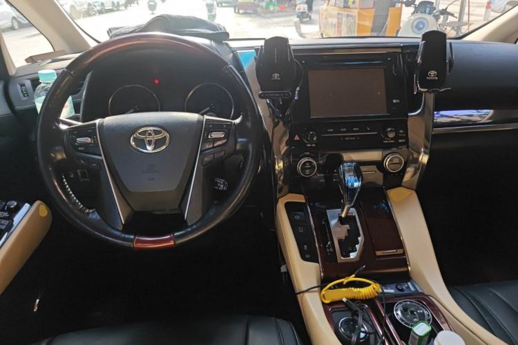 Used Toyota Alphard 2015 3.5L Luxury Edition Center Console