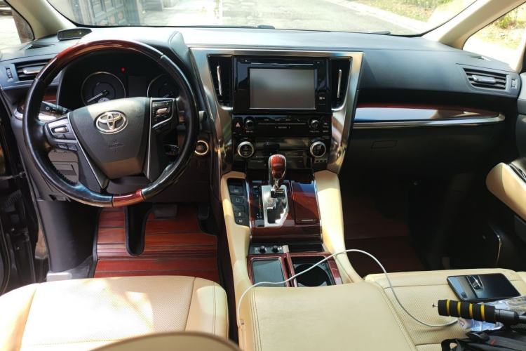 Used Toyota Alphard 2015 3.5L Luxury Edition Center Console