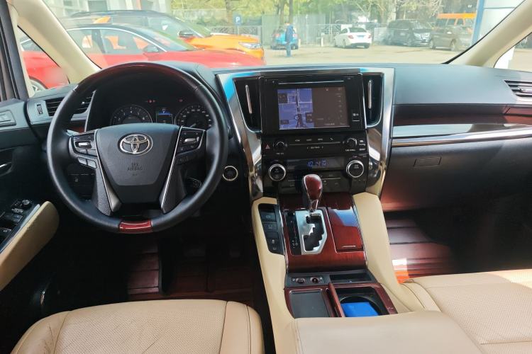 Used Toyota Alphard 2015 3.5L Luxury Edition Center Console