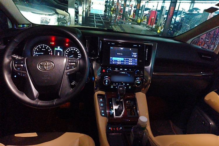 Used Toyota Alphard 2015 3.5L Luxury Edition Center Console