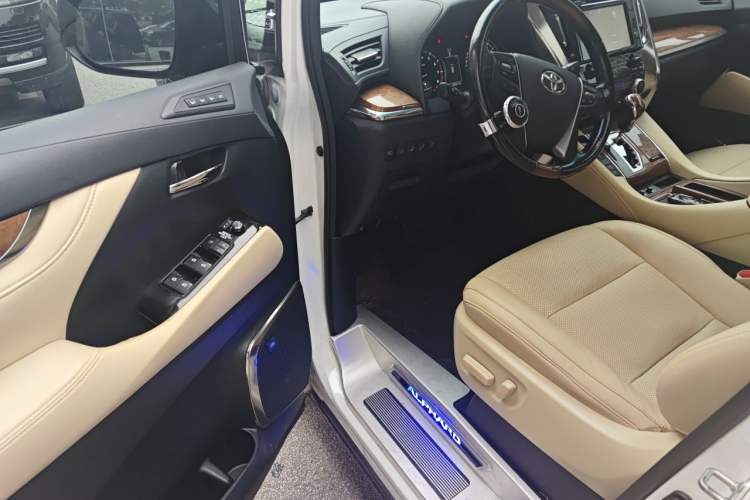 Used Toyota Alphard 2015 3.5L Luxury Edition Driver Seat