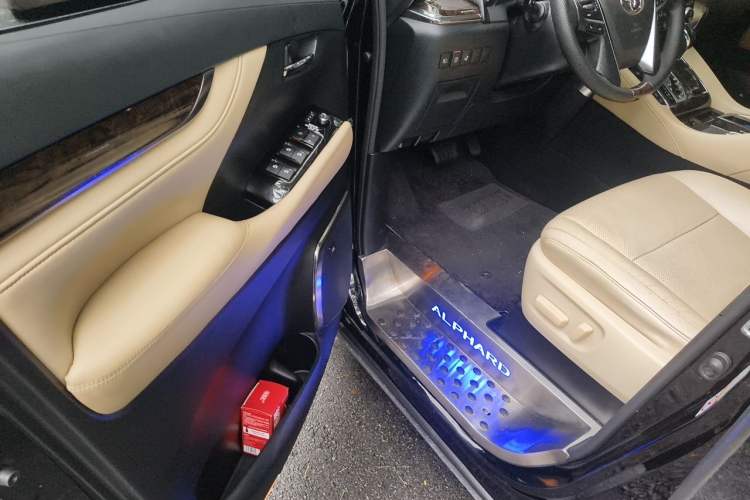 Used Toyota Alphard 2015 3.5L Luxury Edition Driver Seat