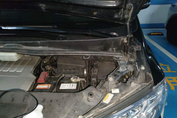 Used Toyota Alphard 2015 3.5L Luxury Edition Engine Bay Left