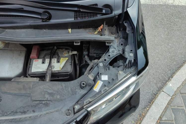 Used Toyota Alphard 2015 3.5L Prestige Edition Engine Bay Left