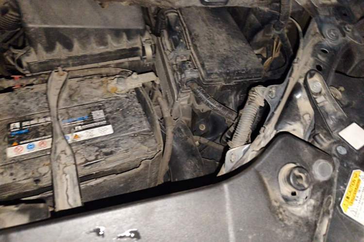 Used Toyota Alphard 2015 3.5L Luxury Edition Engine Bay Left