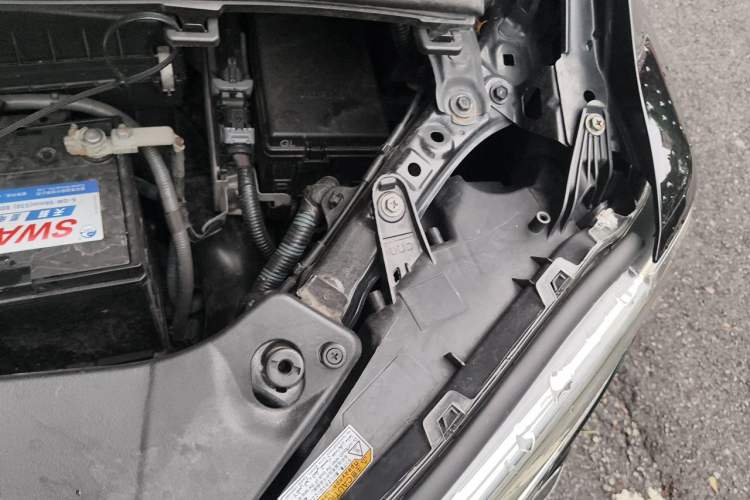 Used Toyota Alphard 2015 3.5L Luxury Edition Engine Bay Left