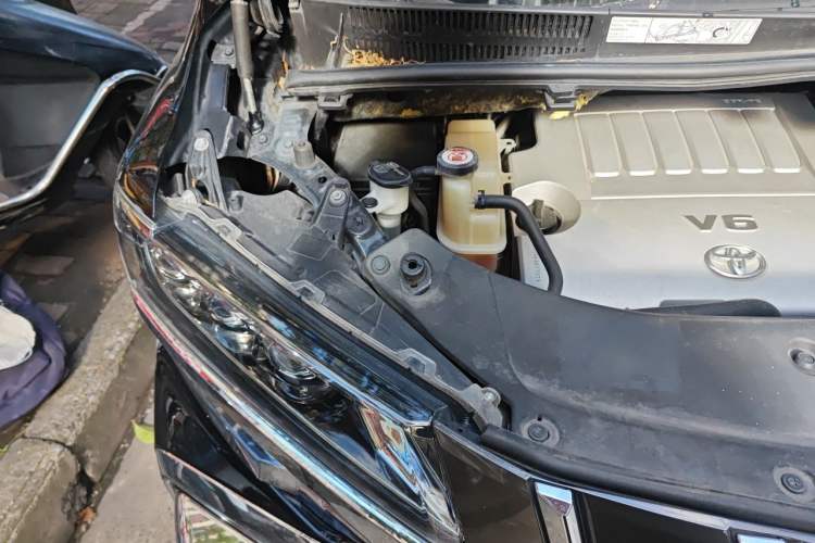 Used Toyota Alphard 2015 3.5L Luxury Edition Engine Bay Right