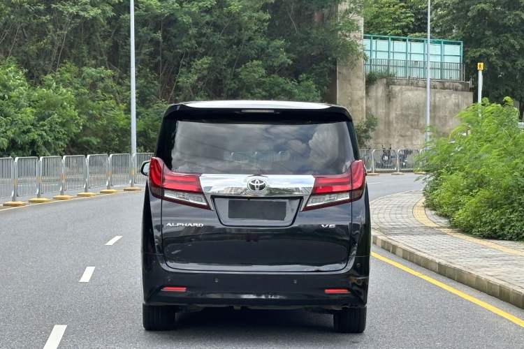 Used Toyota Alphard 2015 3.5L Luxury Edition Exterior 6