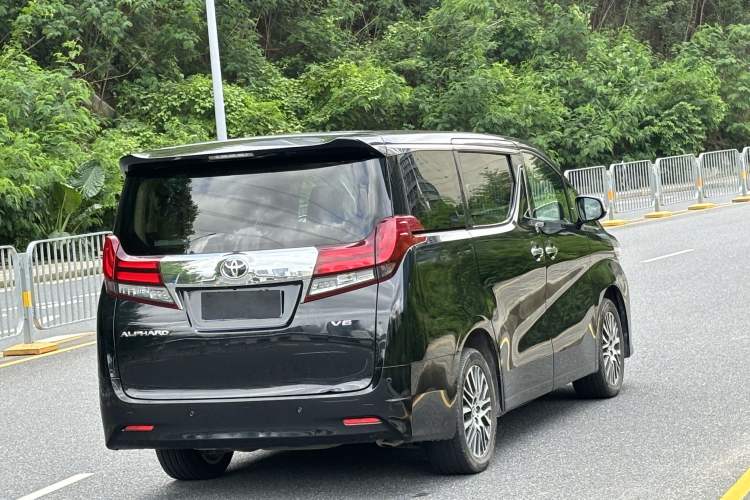 Used Toyota Alphard 2015 3.5L Luxury Edition Exterior 7