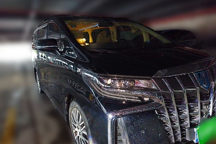 Used Toyota Alphard 2015 3.5L Luxury Edition Front Right 45 Deg