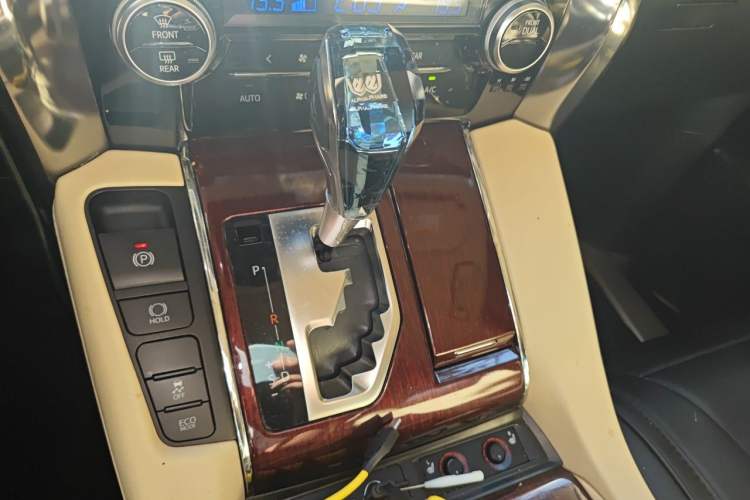 Used Toyota Alphard 2015 3.5L Luxury Edition Gear Lever