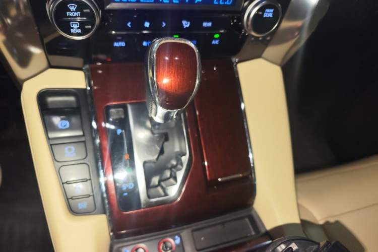 Used Toyota Alphard 2015 3.5L Luxury Edition Gear Lever
