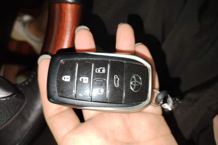 Used Toyota Alphard 2015 3.5L Luxury Edition Interior 1