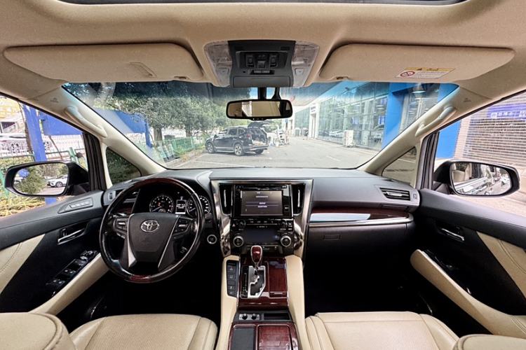Used Toyota Alphard 2015 3.5L Luxury Edition Interior 1