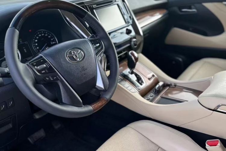 Used Toyota Alphard 2015 3.5L Prestige Edition Interior 1
