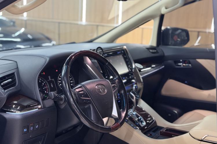 Used Toyota Alphard 2015 3.5L Prestige Edition Interior 1