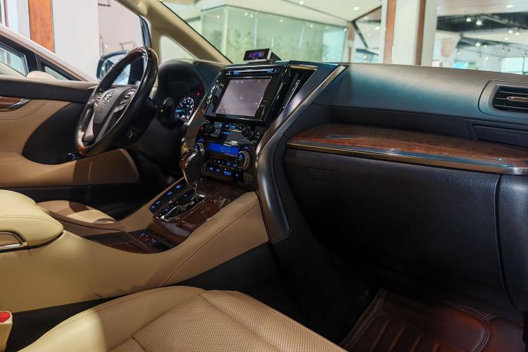Used Toyota Alphard 2015 3.5L Prestige Edition Interior 10