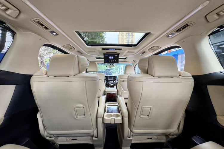 Used Toyota Alphard 2015 3.5L Luxury Edition Interior 10