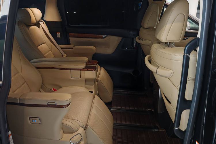 Used Toyota Alphard 2015 3.5L Prestige Edition Interior 11