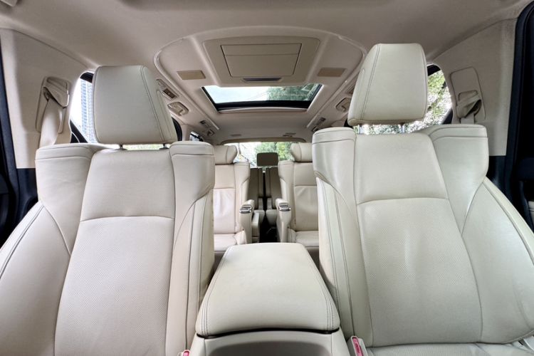 Used Toyota Alphard 2015 3.5L Luxury Edition Interior 11