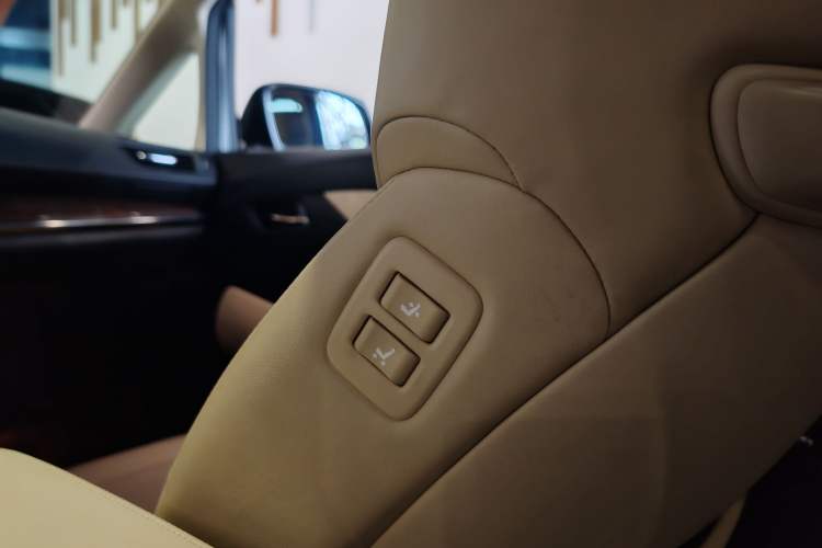 Used Toyota Alphard 2015 3.5L Prestige Edition Interior 13