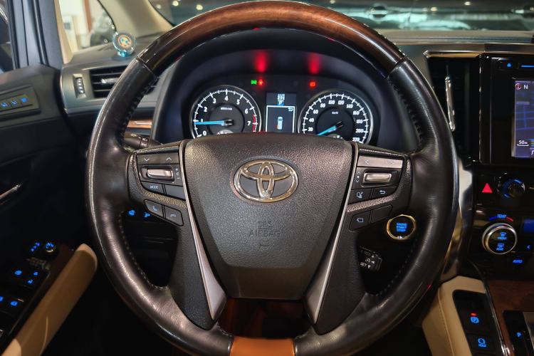 Used Toyota Alphard 2015 3.5L Prestige Edition Interior 15