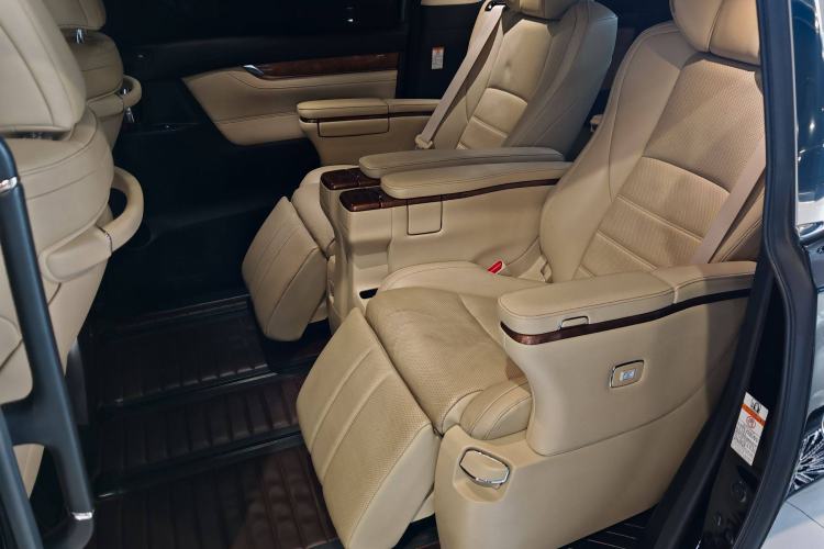 Used Toyota Alphard 2015 3.5L Prestige Edition Interior 3