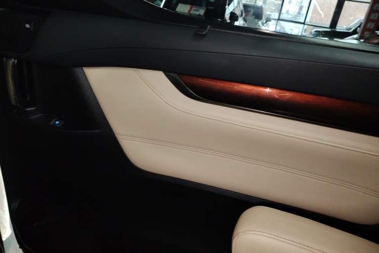 Used Toyota Alphard 2015 3.5L Luxury Edition Interior 3