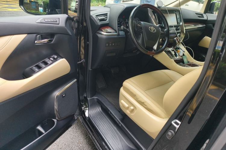 Used Toyota Alphard 2015 3.5L Luxury Edition Interior 3