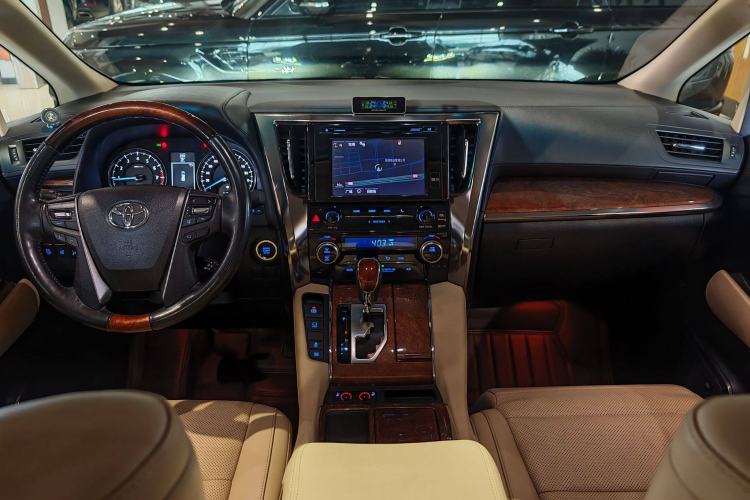 Used Toyota Alphard 2015 3.5L Prestige Edition Interior 4