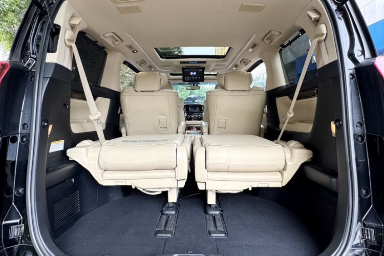 Used Toyota Alphard 2015 3.5L Luxury Edition Interior 5